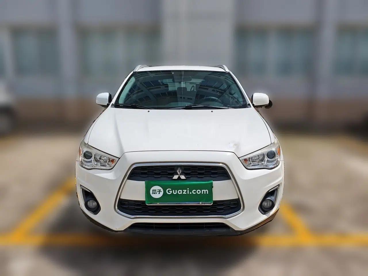 Mitsubishi ASX 2013 2.0L CVT Two-Wheel Drive Luxury Edition — миниатюра 2
