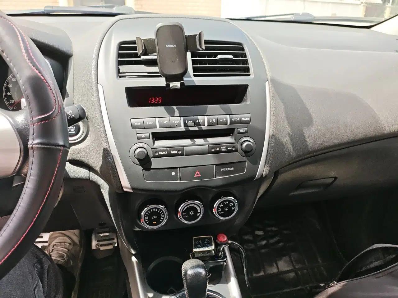 Mitsubishi ASX 2013 2.0L CVT Two-Wheel Drive Luxury Edition — миниатюра 13