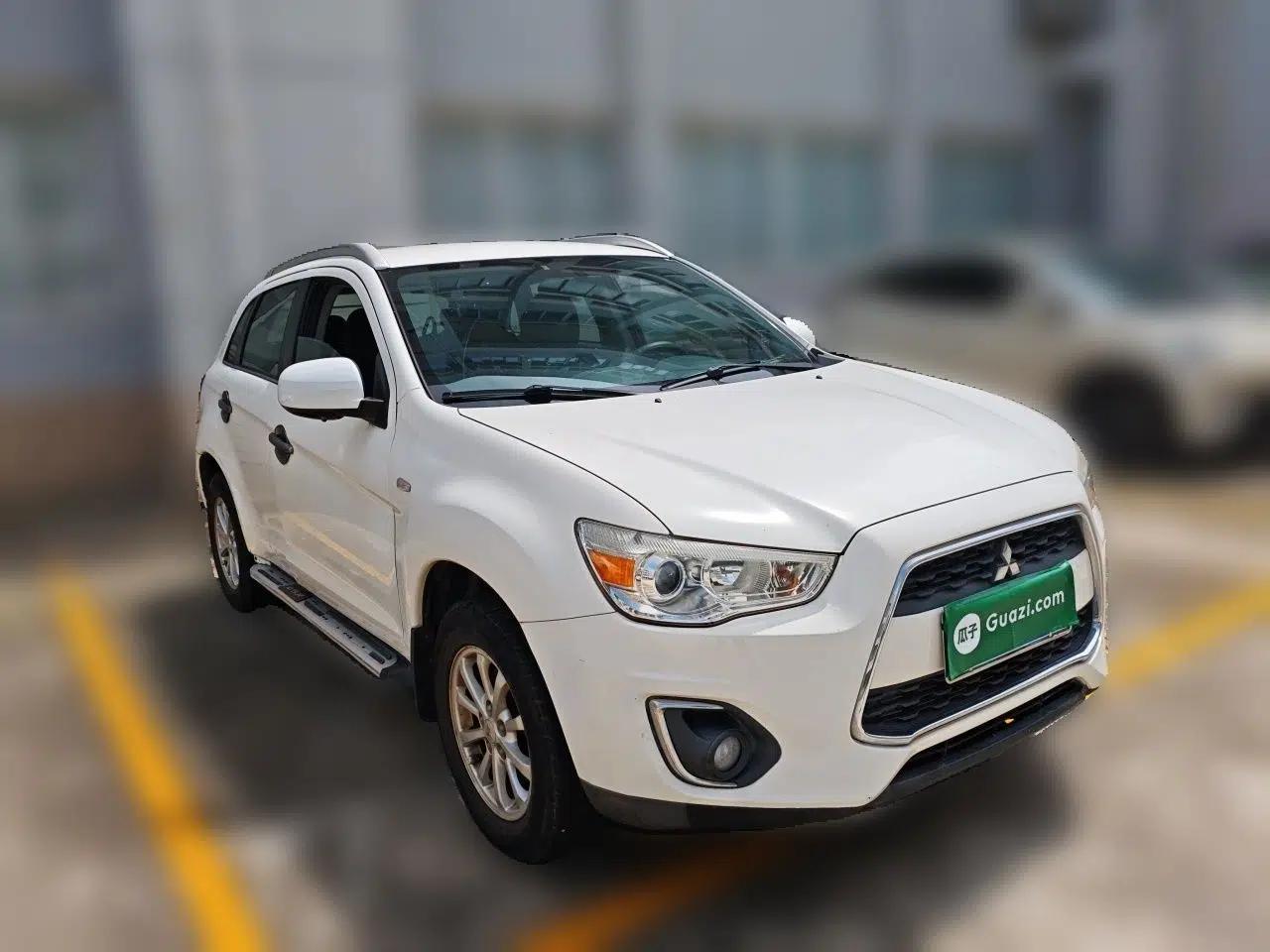 Mitsubishi ASX 2013 2.0L CVT Two-Wheel Drive Luxury Edition — миниатюра 3
