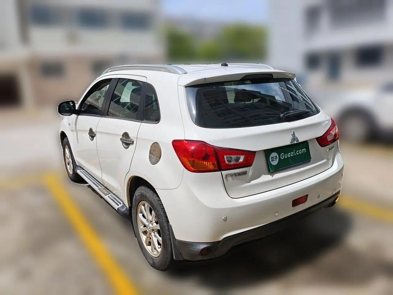 Mitsubishi ASX 2013 2.0L CVT Two-Wheel Drive Luxury Edition — миниатюра 4