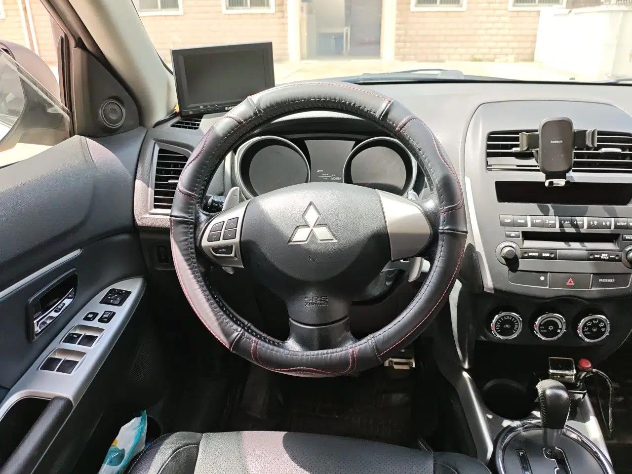 Mitsubishi ASX 2013 2.0L CVT Two-Wheel Drive Luxury Edition — миниатюра 10