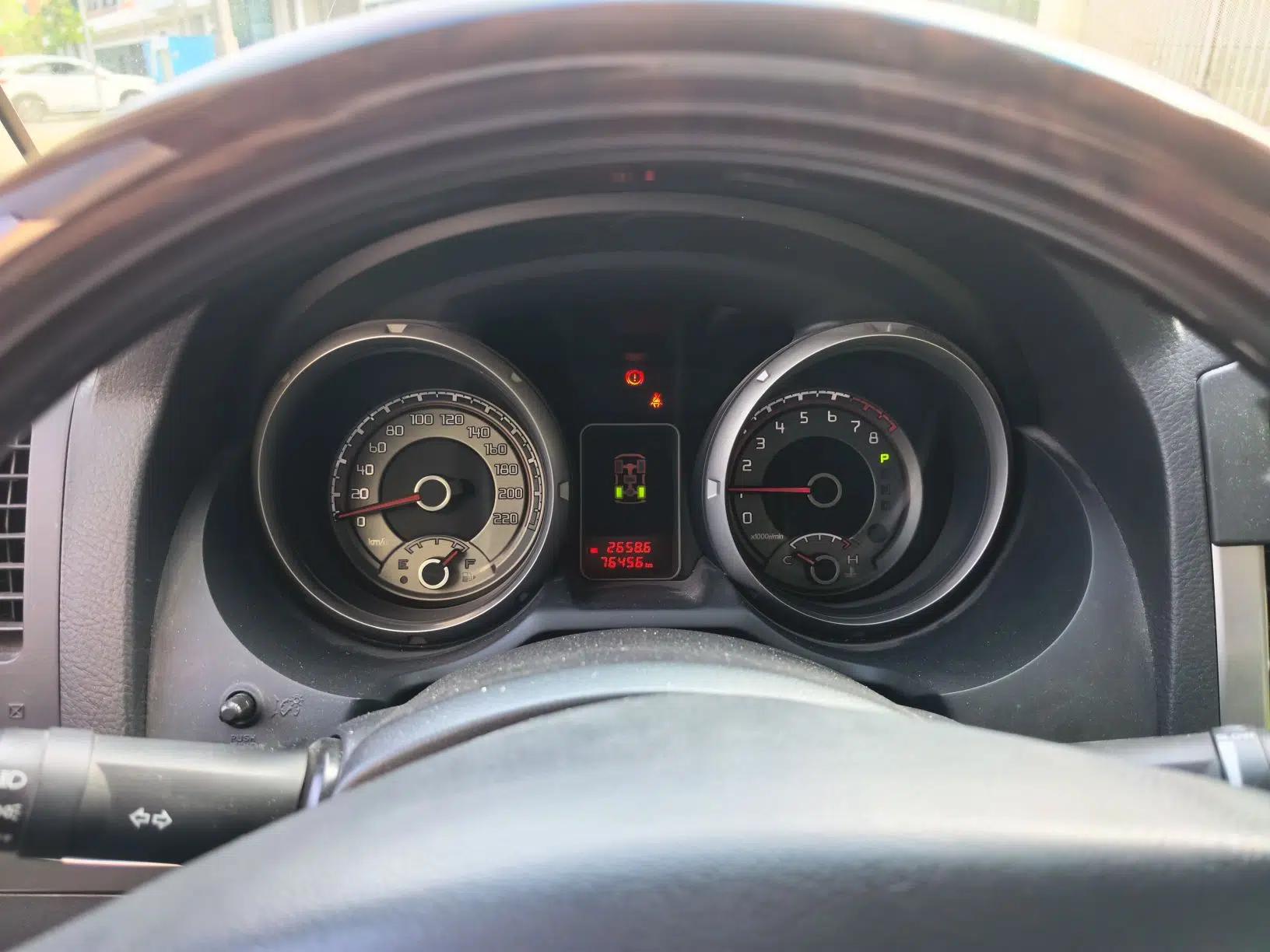 Mitsubishi Pajero Innova Pajero 3.8L Automatic Gasoline with Sunroof — миниатюра 11