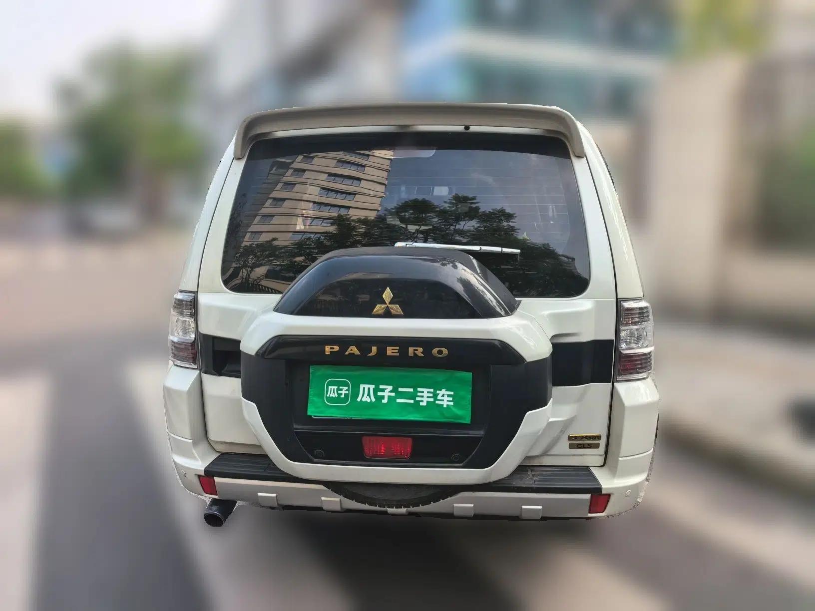 Mitsubishi Pajero Innova Pajero 3.8L Automatic Gasoline with Sunroof — миниатюра 5