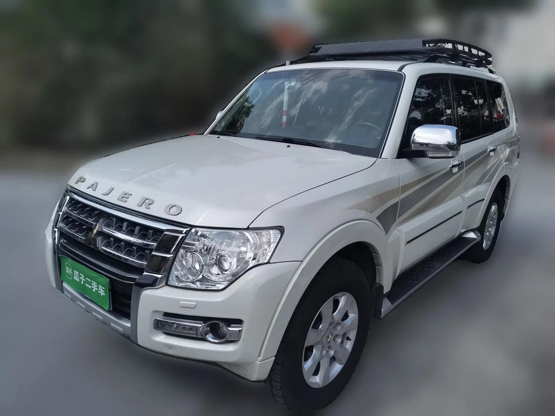 Mitsubishi Pajero 2016 3.0L Automatic Prestige Version China V Standard — миниатюра 1