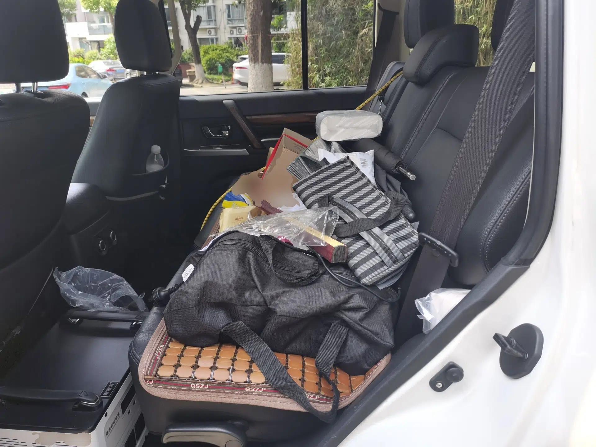 Mitsubishi Pajero 2016 3.0L Automatic Prestige Version China V Standard — миниатюра 17