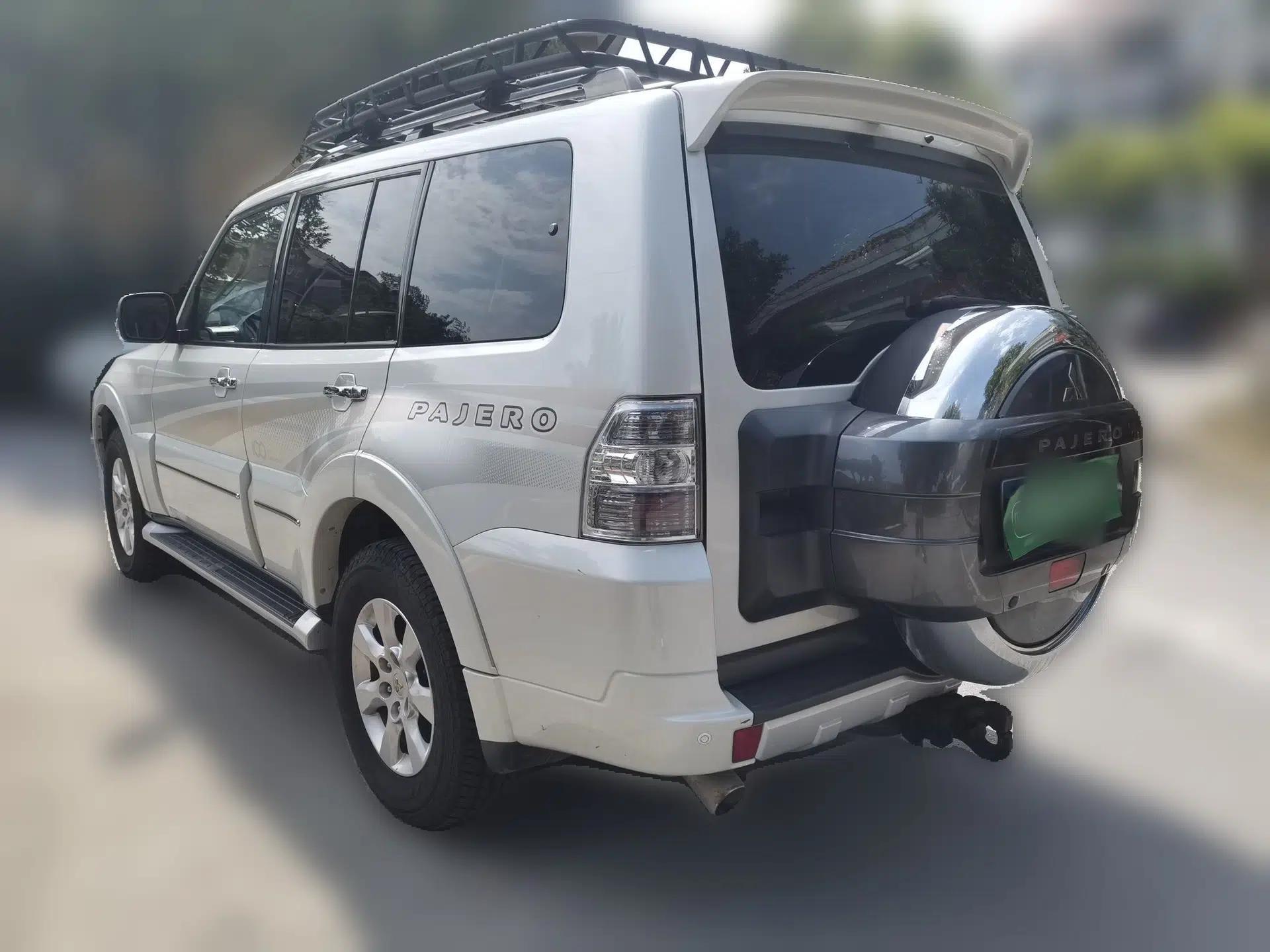 Mitsubishi Pajero 2016 3.0L Automatic Prestige Version China V Standard — миниатюра 4