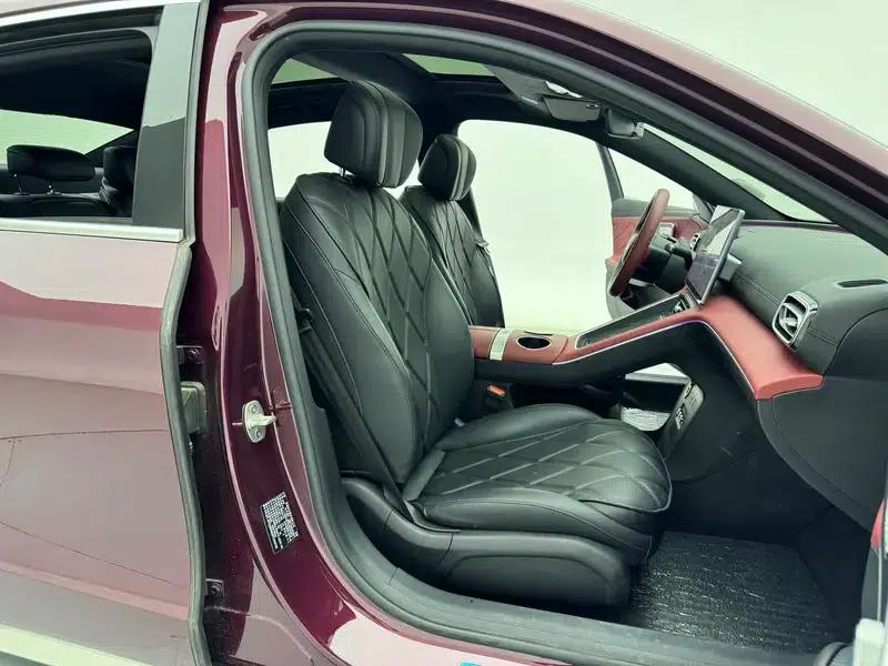 Fengyun A9L 2025 All-Wheel Drive High-Performance Peak Edition — миниатюра 21