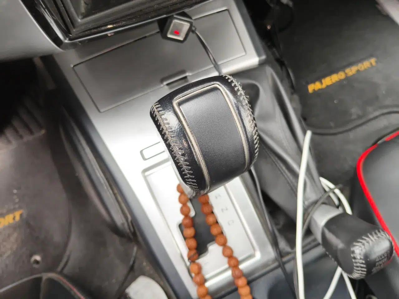 Mitsubishi Pajero Sport 2013 3.0L Automatic 4x4 Executive Edition — миниатюра 14