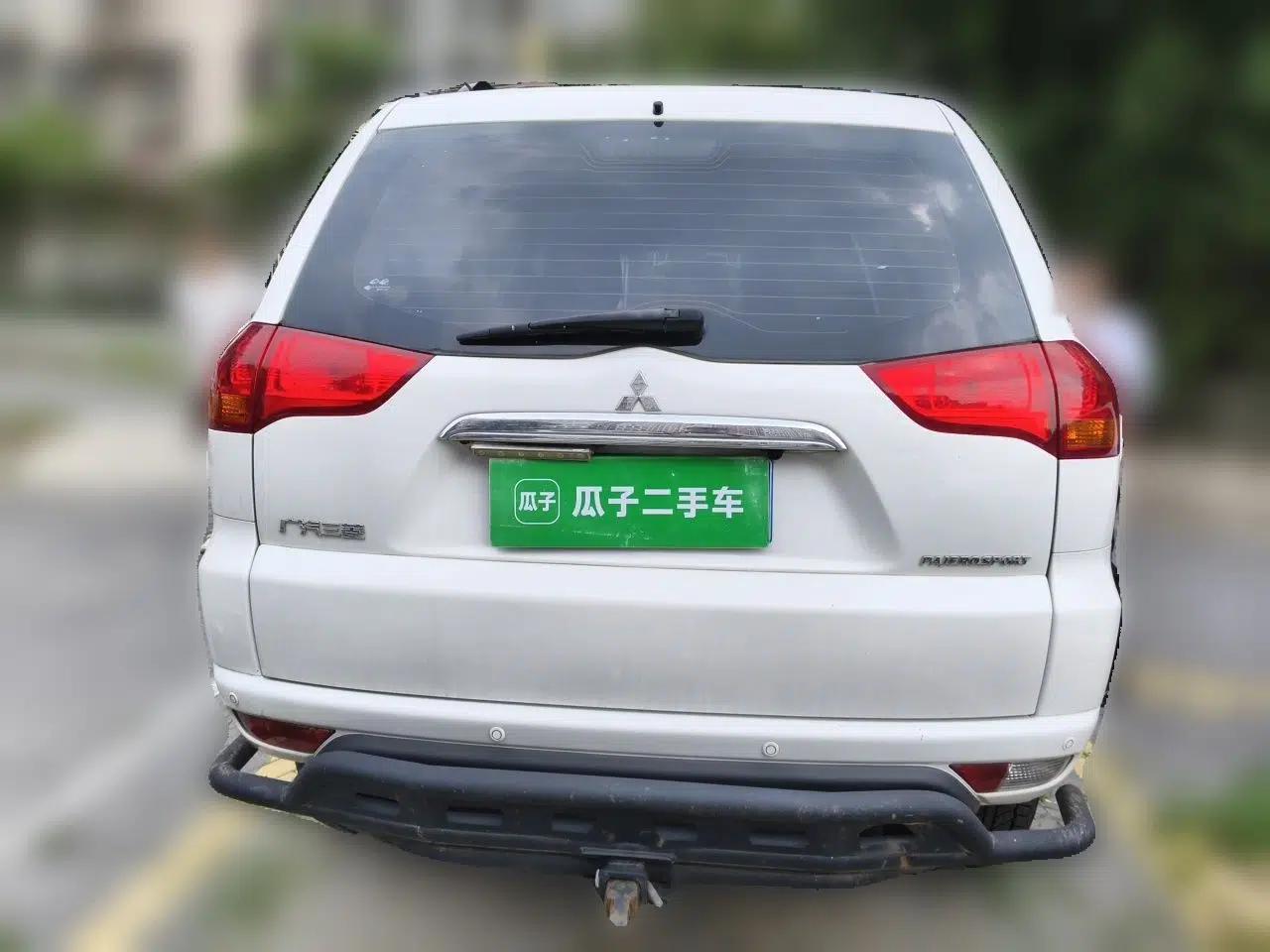 Mitsubishi Pajero Sport 2013 3.0L Automatic 4x4 Executive Edition — миниатюра 5