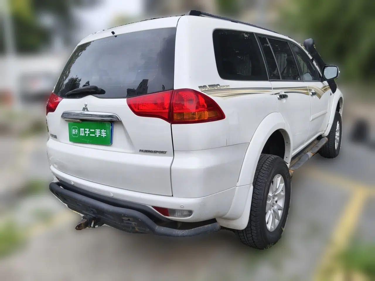 Mitsubishi Pajero Sport 2013 3.0L Automatic 4x4 Executive Edition — миниатюра 6