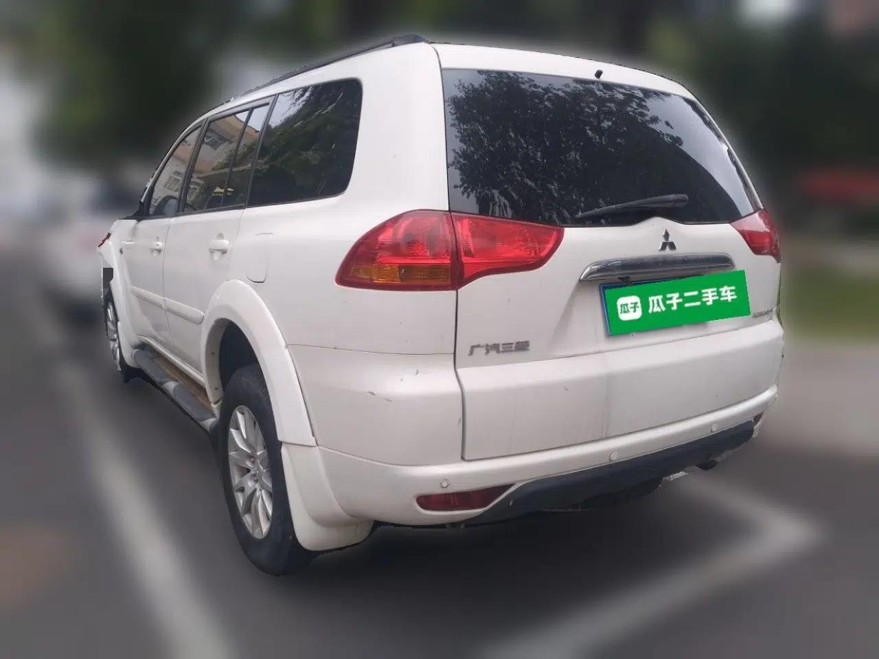Mitsubishi Pajero Sport 2013 3.0L Automatic Two-Wheel Drive Luxury Edition — миниатюра 4