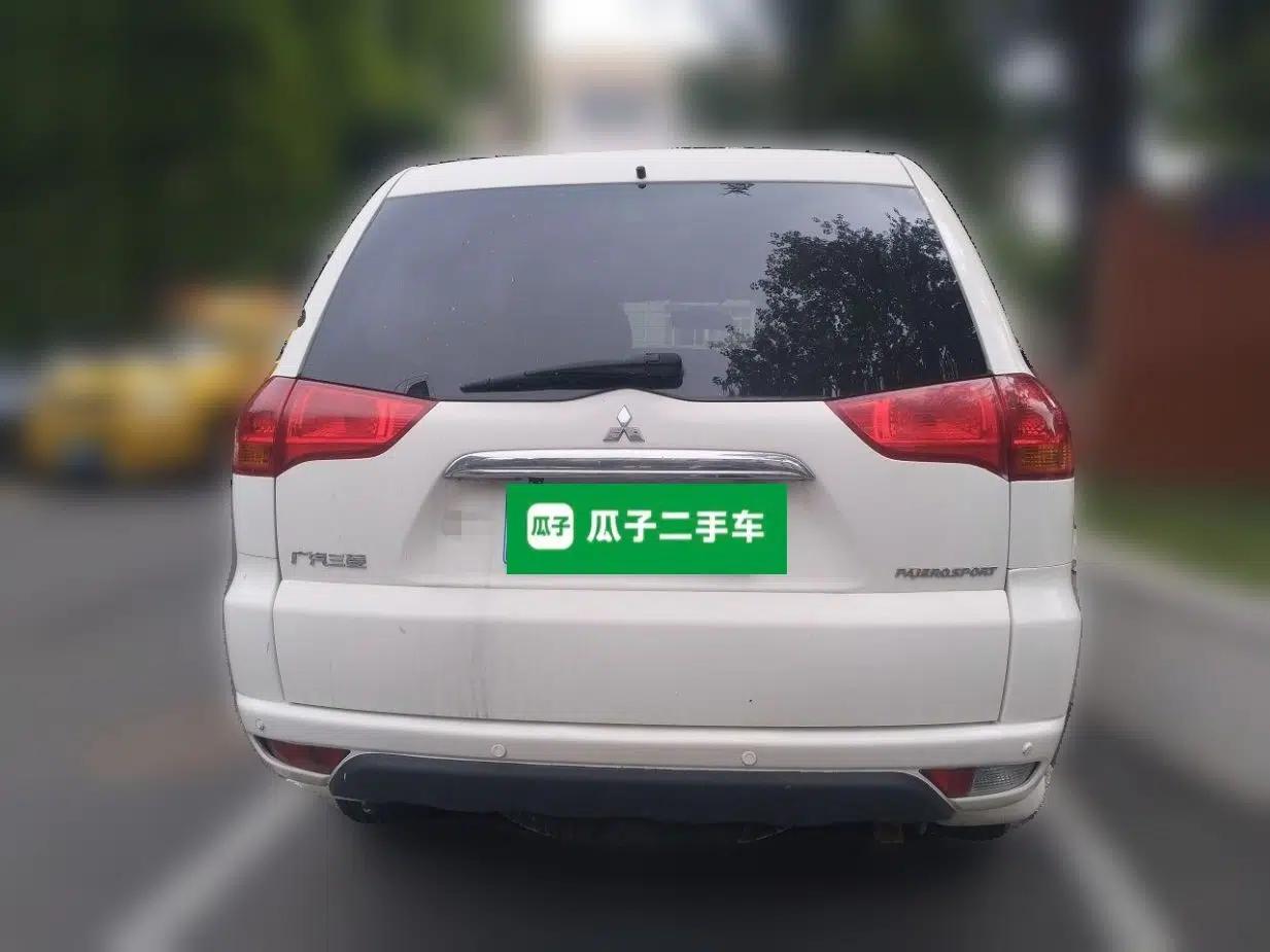 Mitsubishi Pajero Sport 2013 3.0L Automatic Two-Wheel Drive Luxury Edition — миниатюра 5