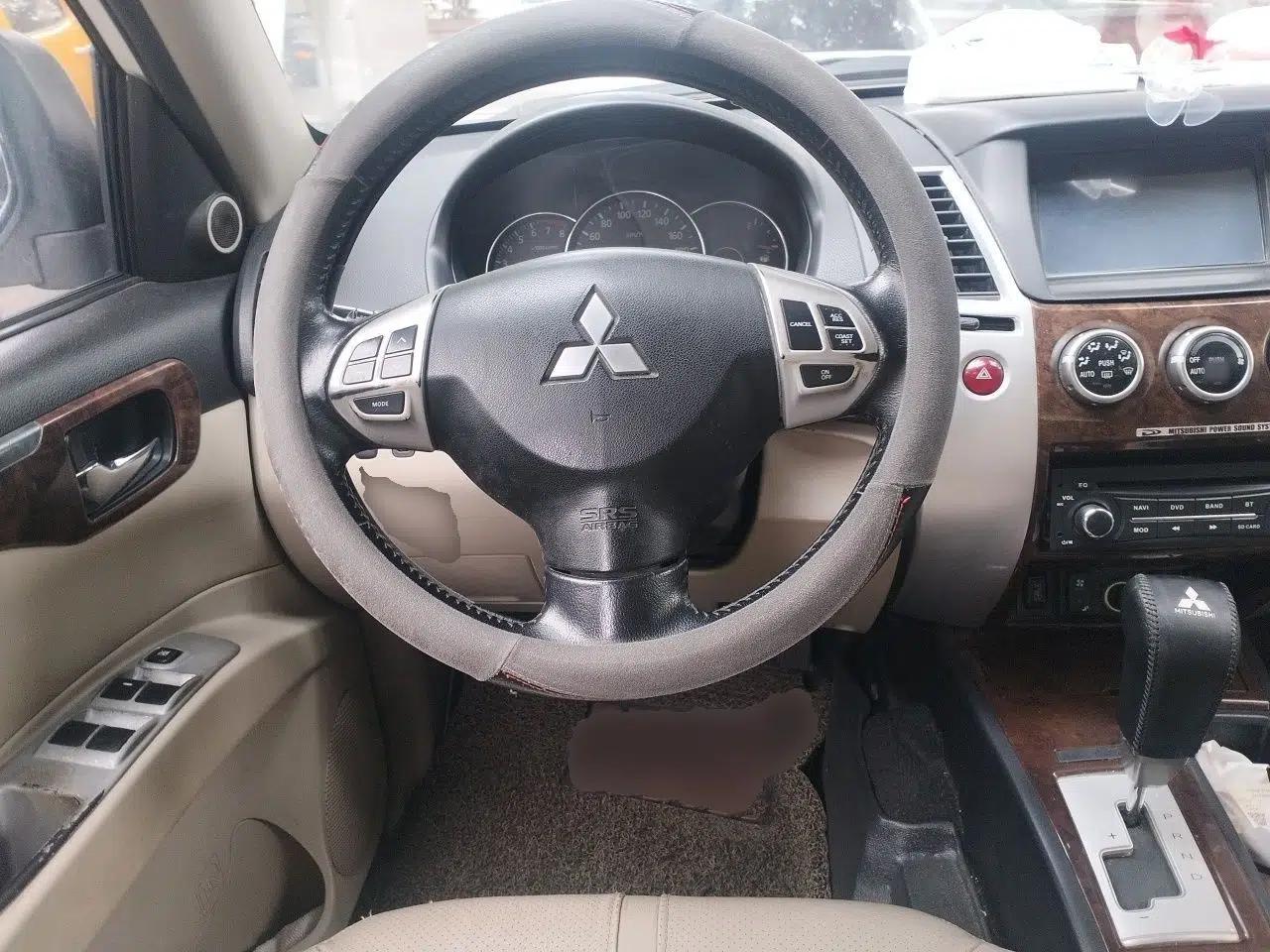 Mitsubishi Pajero Sport 2013 3.0L Automatic Two-Wheel Drive Luxury Edition — миниатюра 10