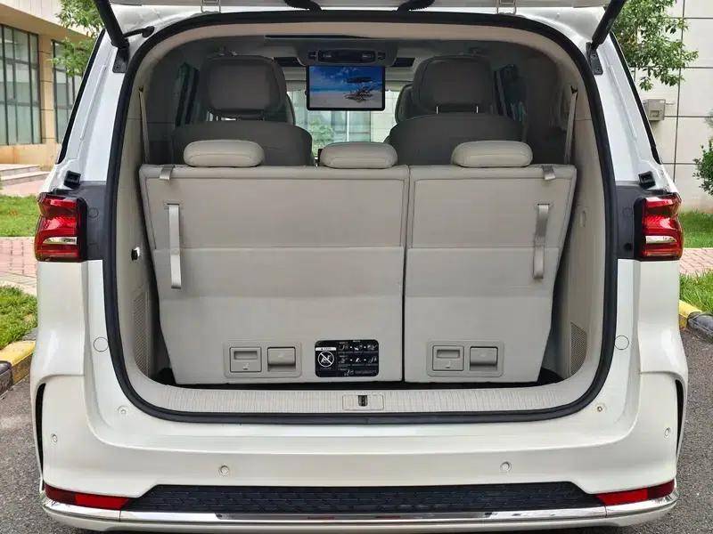 Roewe iMAX8 2023 400TGI Premium Edition — миниатюра 23