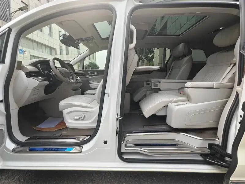 Roewe iMAX8 2023 400TGI Premium Edition — миниатюра 24