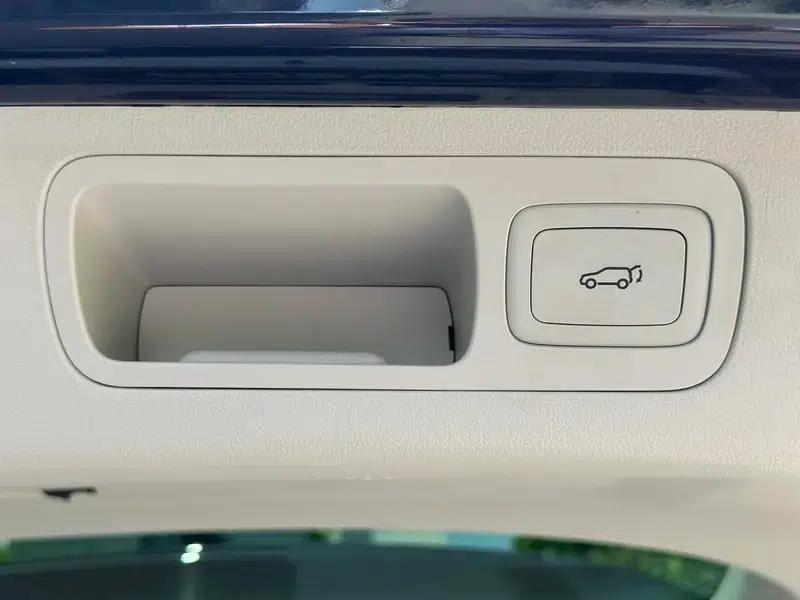Roewe iMAX8 2021 400TGI Supreme Series Premium Edition — миниатюра 11