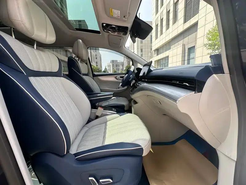 Roewe iMAX8 2021 400TGI Supreme Series Premium Edition — миниатюра 20