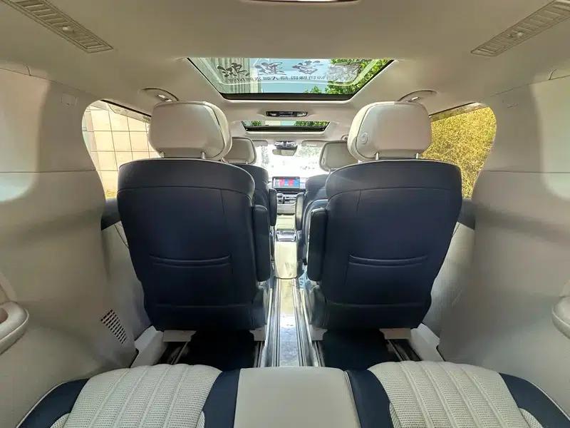 Roewe iMAX8 2021 400TGI Supreme Series Premium Edition — миниатюра 22