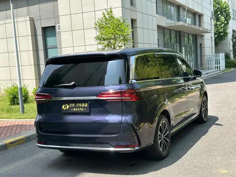 Roewe iMAX8 2021 400TGI Supreme Series Premium Edition — миниатюра 6