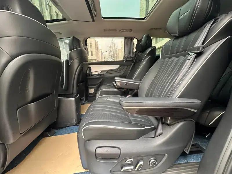 Roewe iMAX8 2021 400TGI Supreme Series Premium Edition — миниатюра 19