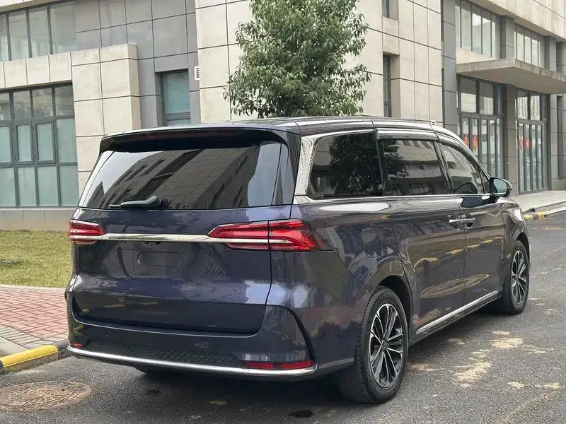 Roewe iMAX8 2021 400TGI Supreme Series Premium Edition — миниатюра 6