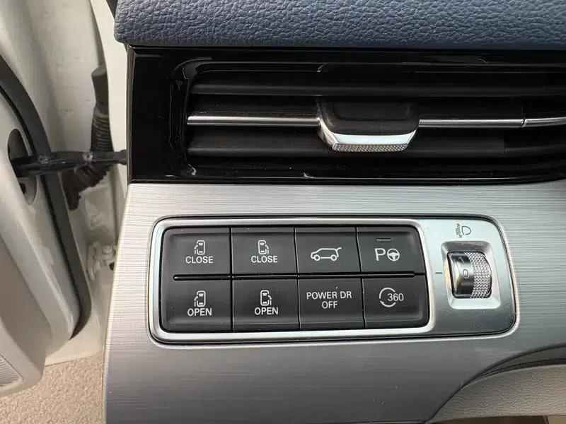 Roewe iMAX8 2021 400TGI Supreme Series Edition — миниатюра 19