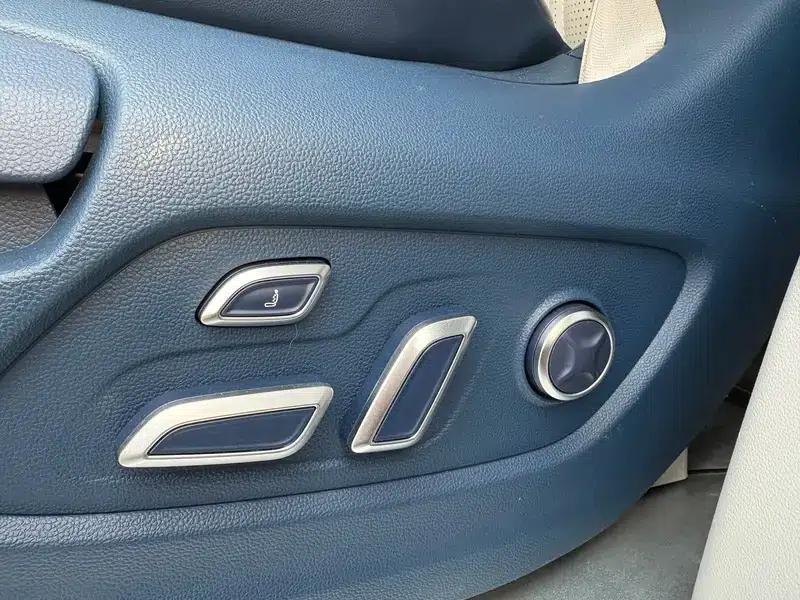 Roewe iMAX8 2021 400TGI Supreme Series Edition — миниатюра 27