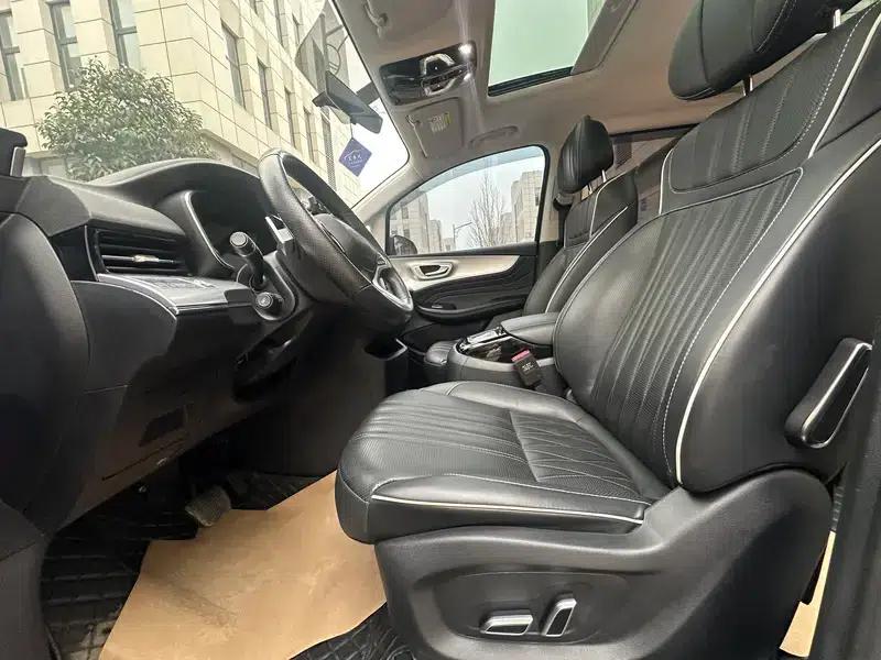 Roewe iMAX8 2022 400TGI Joyful Edition — миниатюра 16