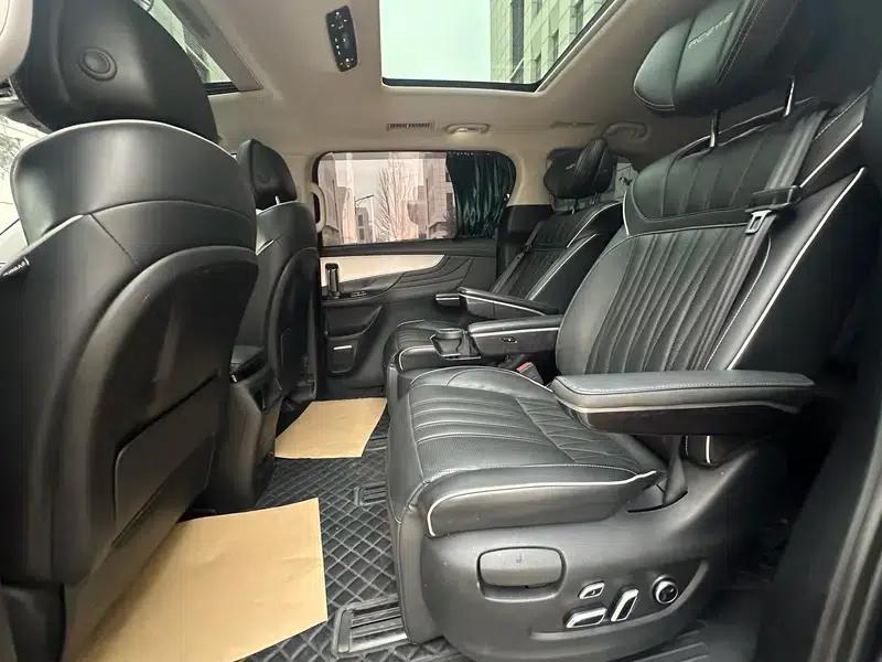 Roewe iMAX8 2022 400TGI Joyful Edition — миниатюра 17