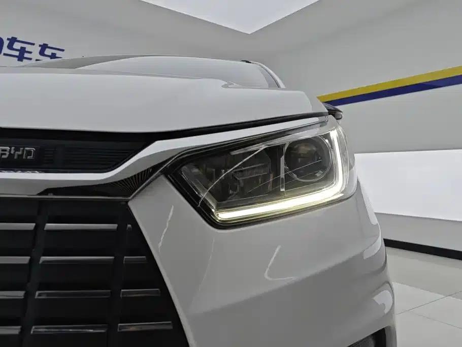 Yuan New Energy 2018 EV360 Smart Connected Cool Edition — миниатюра 5