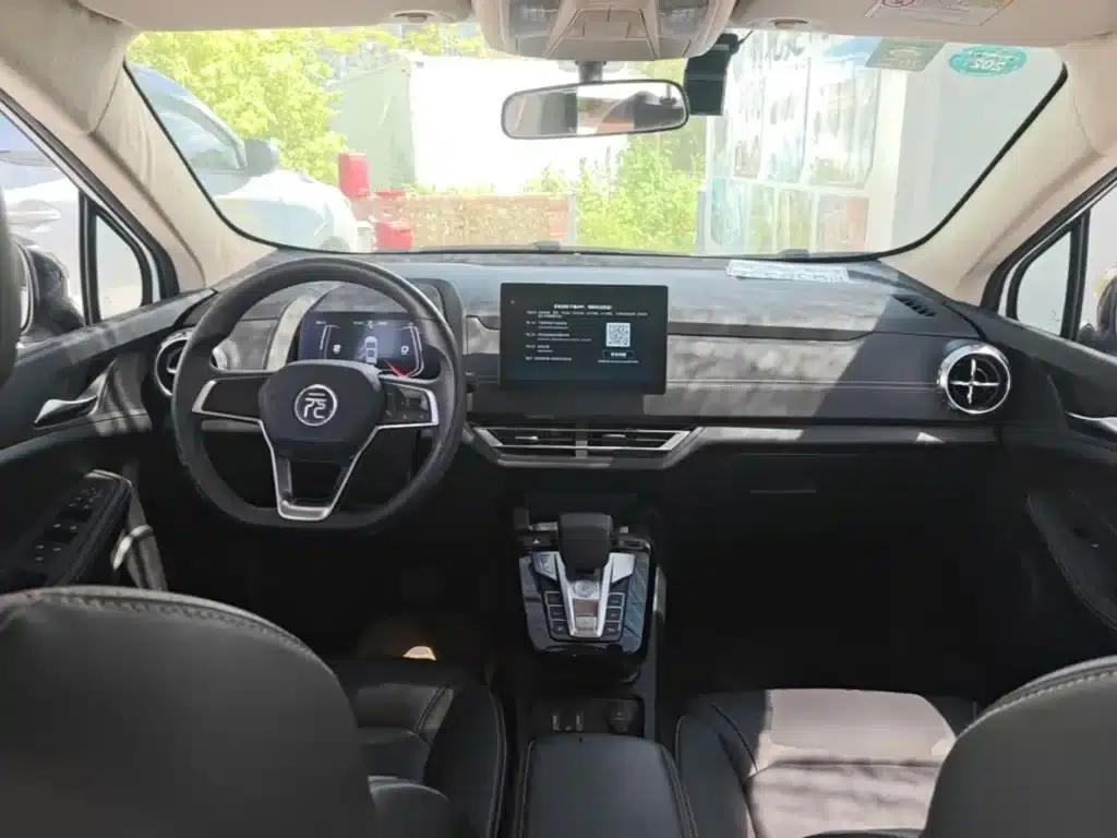 Yuan New Energy 2019 EV360 Smart Connected Comfort Edition — миниатюра 10