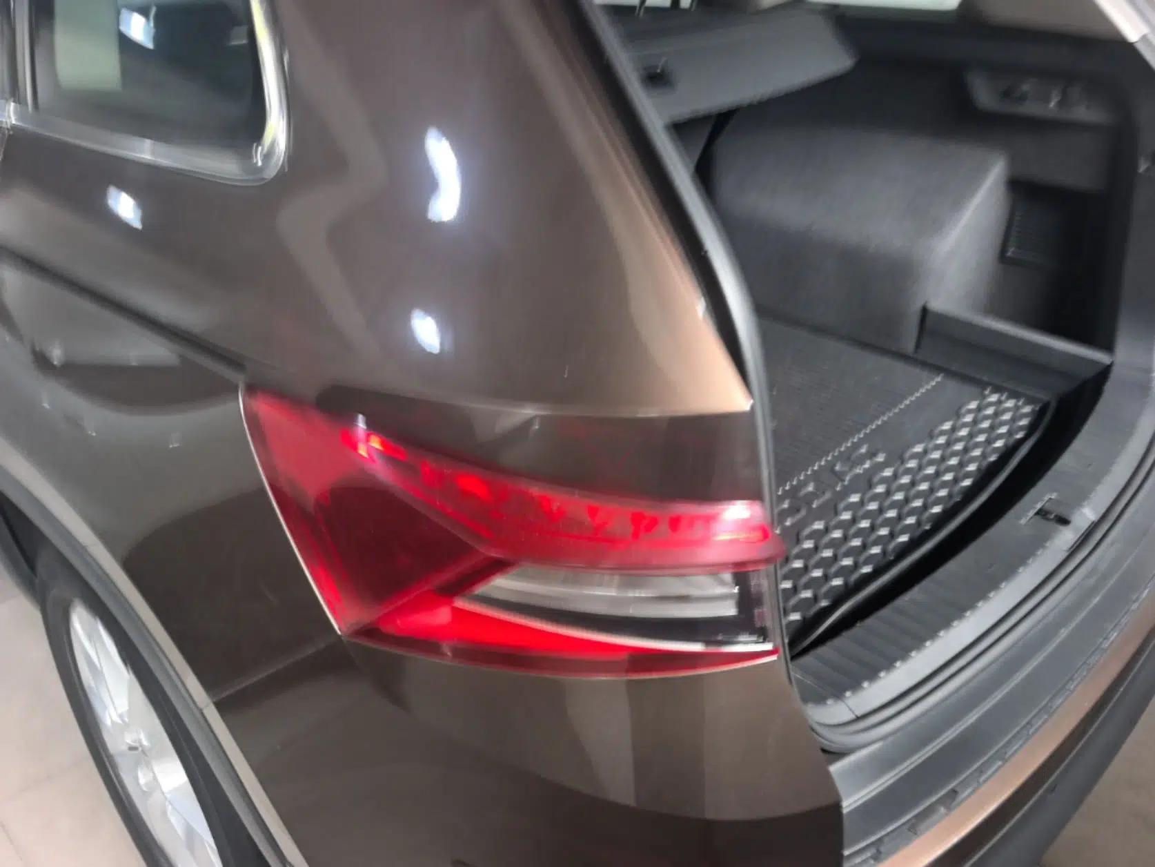 Skoda Kodiaq 2018 TSI330 5-Seater Two-Wheel-Drive Luxury Enjoyment Edition — миниатюра 4