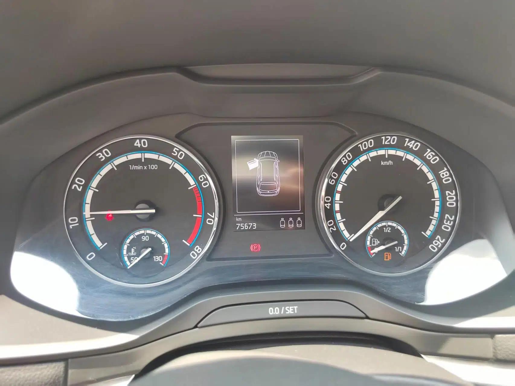 Skoda Karoq 2020 TSI280 Luxury Smart Edition China VI Standard — миниатюра 10