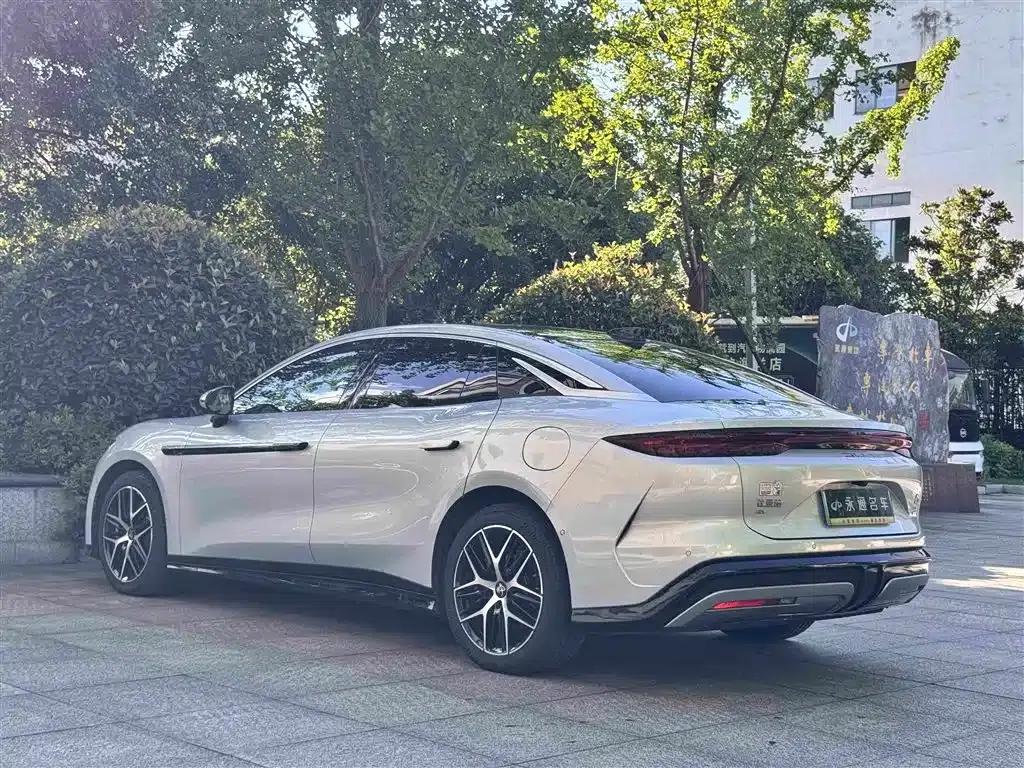 Han L 2025 EV All-Wheel Drive LiDAR Flagship Edition — миниатюра 12