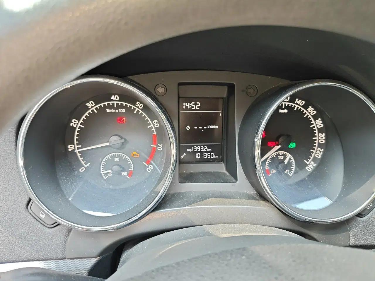 Skoda Yeti 2016 1.4TSI DSG Advanced Edition — миниатюра 11