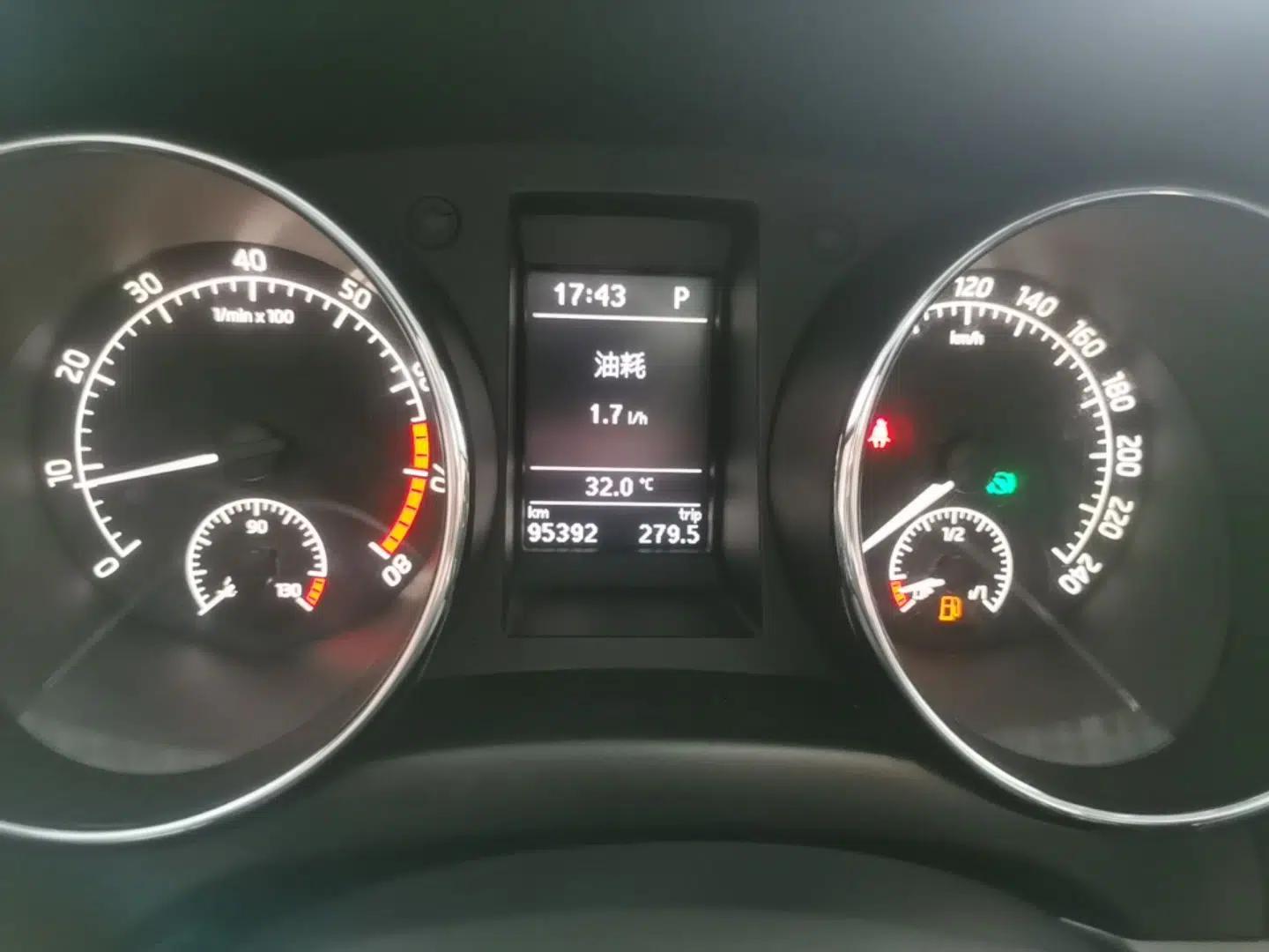 Skoda Yeti 2014 1.8TSI DSG Polar Edition — миниатюра 14