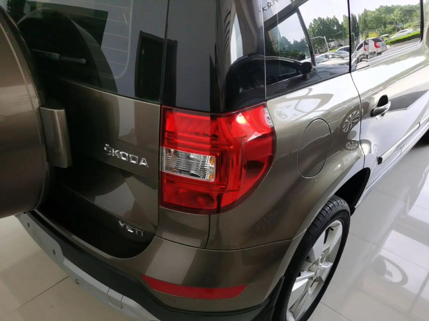 Skoda Yeti 2014 1.8TSI DSG Polar Edition — миниатюра 9