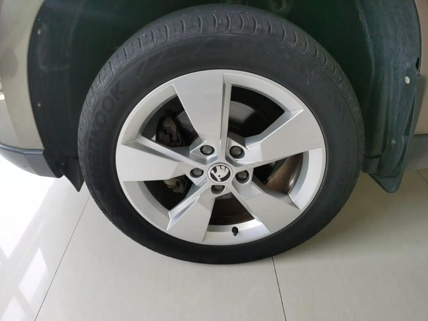 Skoda Yeti 2014 1.8TSI DSG Polar Edition — миниатюра 10
