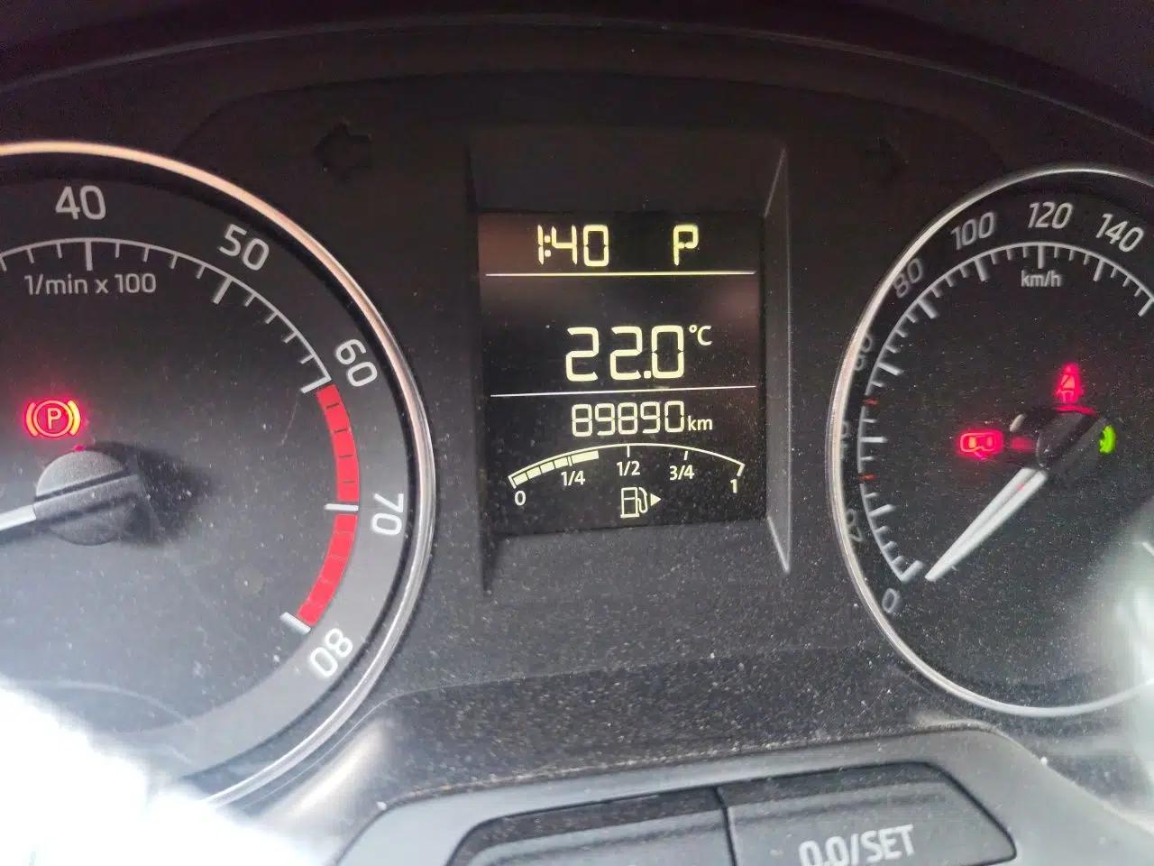 Skoda Rapid Spaceback 2016 Revised Version 1.6L Automatic Front-Drive Edition — миниатюра 12