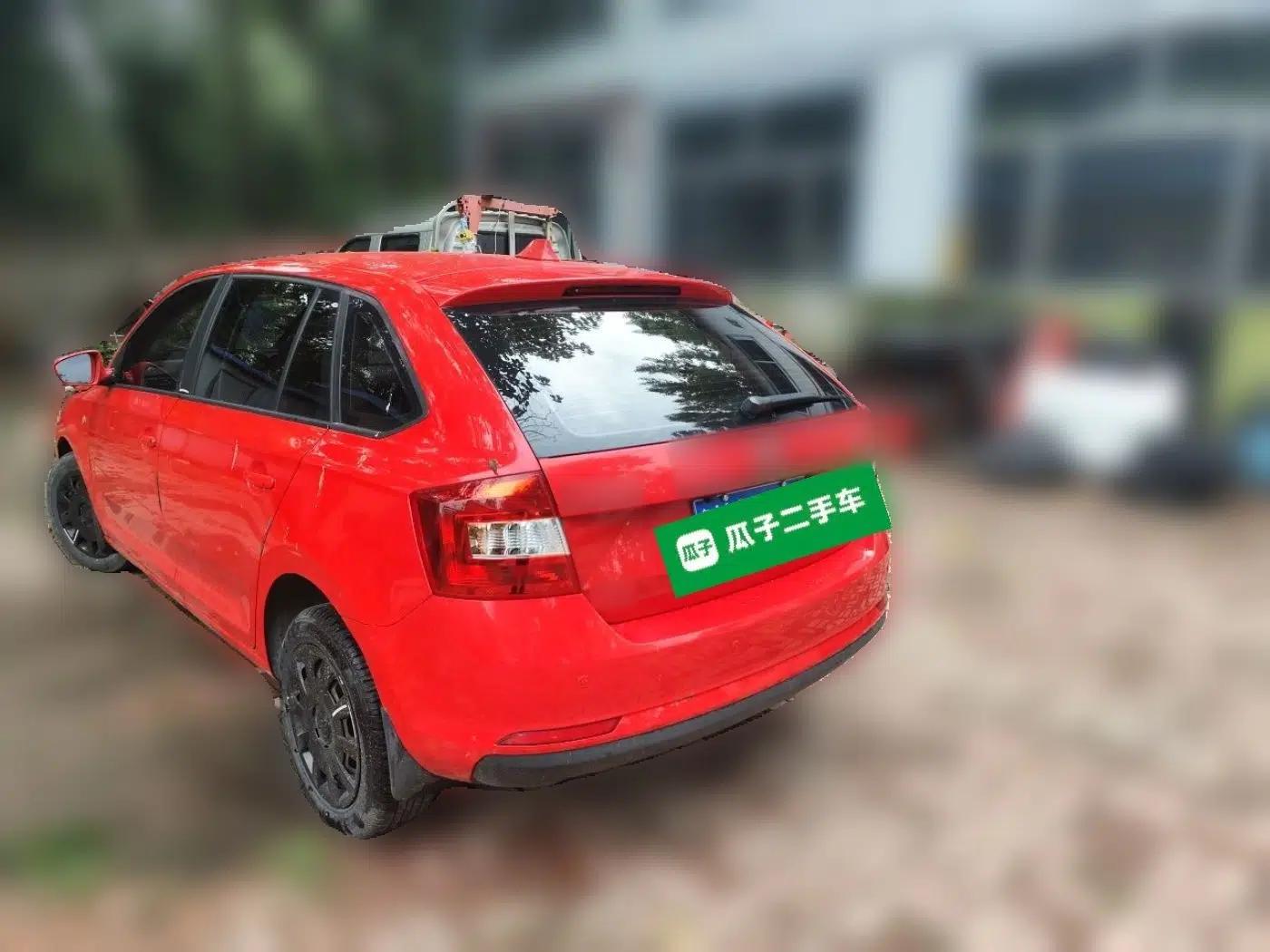 Skoda Rapid Spaceback 2016 Revised Version 1.6L Automatic Front-Drive Edition — миниатюра 4