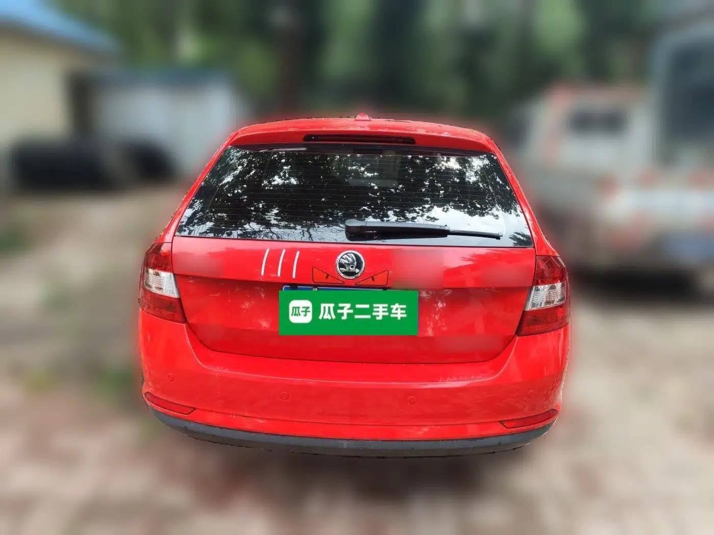 Skoda Rapid Spaceback 2016 Revised Version 1.6L Automatic Front-Drive Edition — миниатюра 5