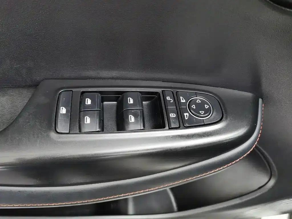 BYD e2 2024 Glory Edition Luxury Model — миниатюра 9