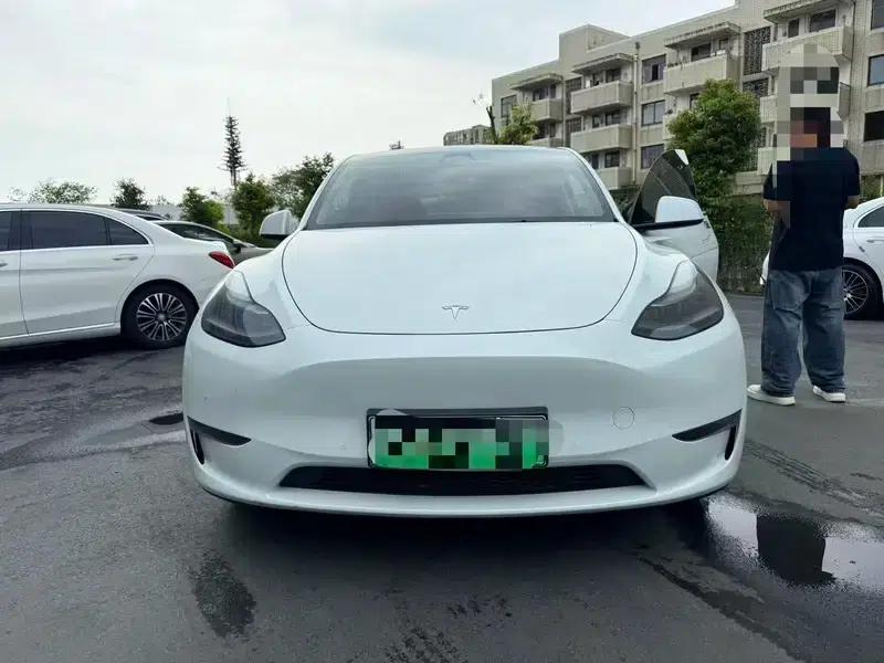 Model Y 2023 Long Range All-Wheel Drive — миниатюра 2