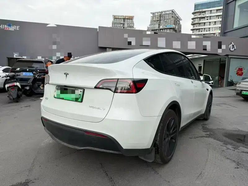 Model Y 2023 Long Range All-Wheel Drive — миниатюра 6