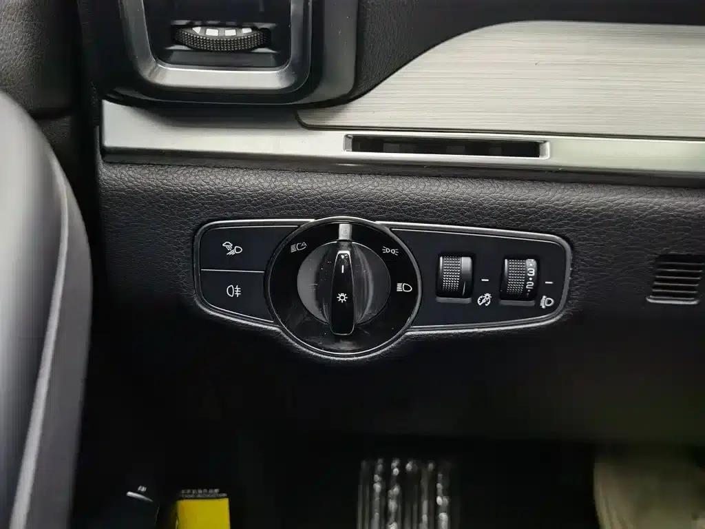Tang 2018 2.0T Automatic Intelligent Connected Premium 7-seater National V Emission Standard — миниатюра 21