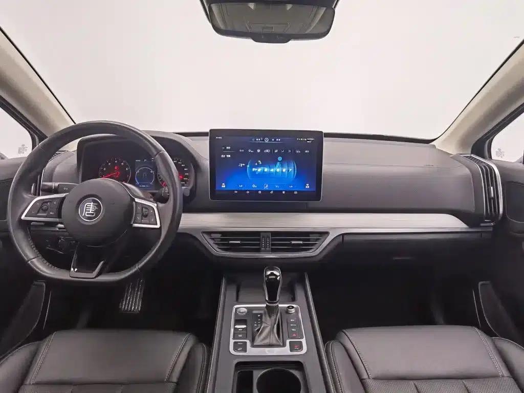 Tang 2018 2.0T Automatic Intelligent Connected Premium 7-seater National V Emission Standard — миниатюра 5