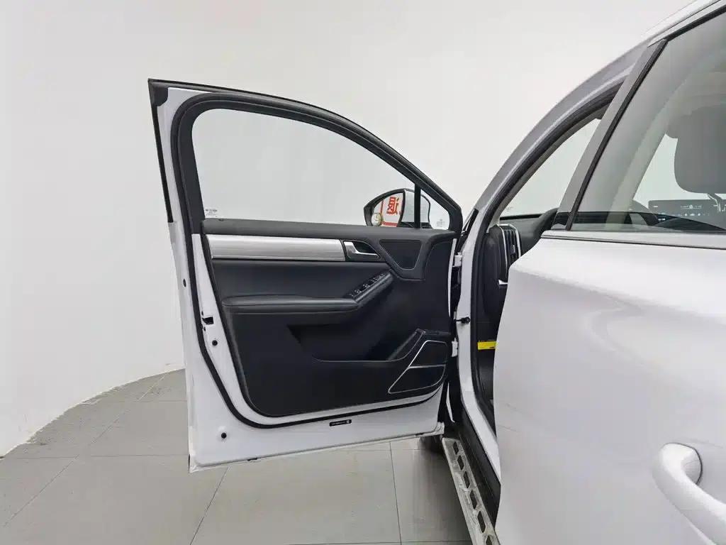 Tang 2018 2.0T Automatic Intelligent Connected Premium 7-seater National V Emission Standard — миниатюра 8