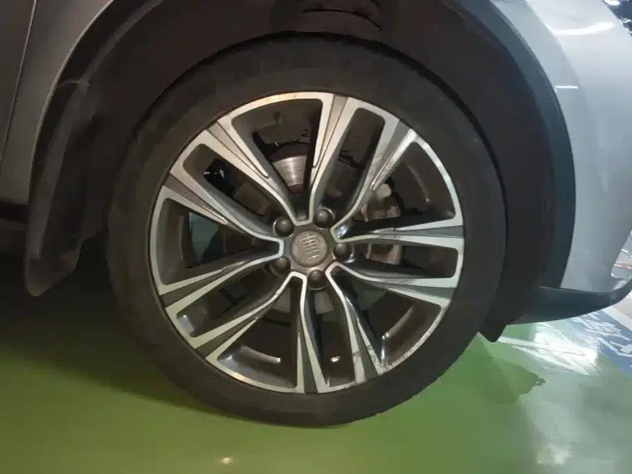 Tang 2018 2.0T Automatic Intelligent Connected Premium 7-seater National V Emission Standard — миниатюра 6