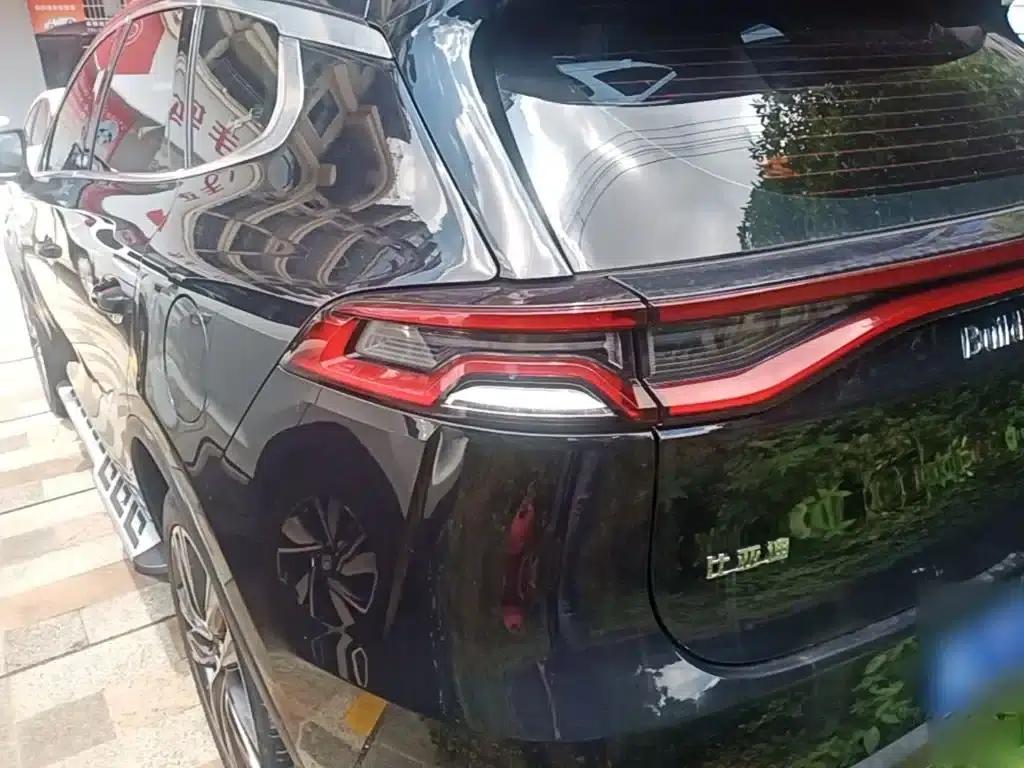 Tang 2018 2.0T Automatic Intelligent Connected Premium 7-seater National V Emission Standard — миниатюра 5