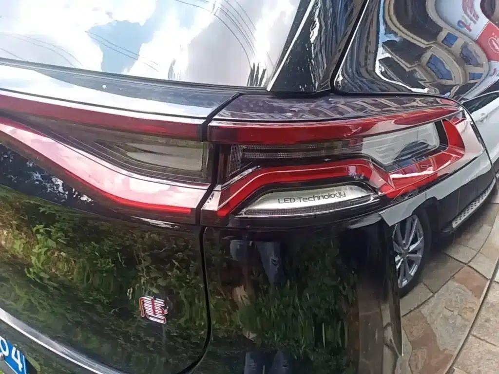 Tang 2018 2.0T Automatic Intelligent Connected Premium 7-seater National V Emission Standard — миниатюра 8